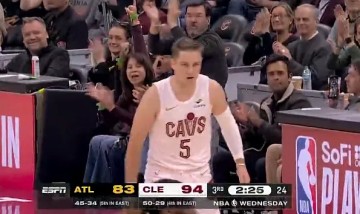 开云官方-梅里尔三分命中，骑士第三节已打出34-16领先到两位数分差